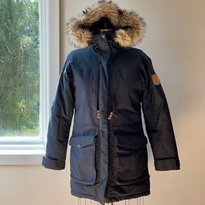 Fjallraven Barents Women’s Parka with Faux Fur